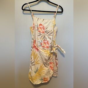 Billabong Size Large faux wrap floral dress